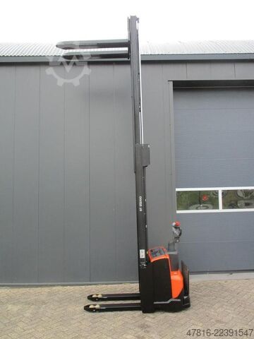 Pallet stacker BT SWE120