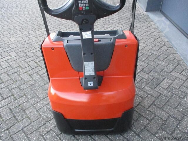 Pallet truck TOYOTA LWE160