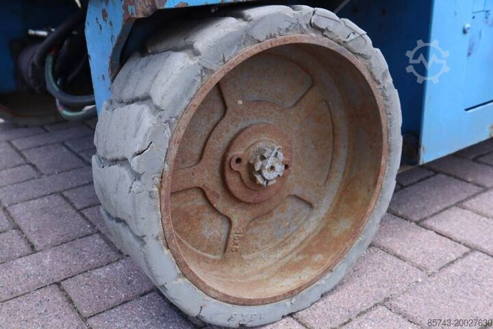 Scherenhebebühne Genie GS4047 Electric, 14m Working Height, 350kg Capacit