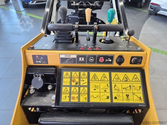 Tracked loader Vermeer S925TX - Mini Skid Steer - LIKE NEW!
