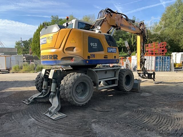 Wheeled Excavator Liebherr A913 Compact Litronic with 3 excavator buckets
