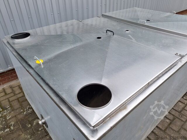 Stainless steel container with insulation  