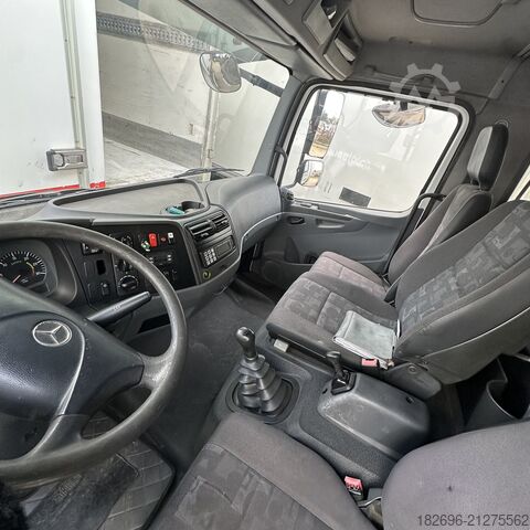 LKW mit Pritsche & Plane Mercedes-Benz Atego 818