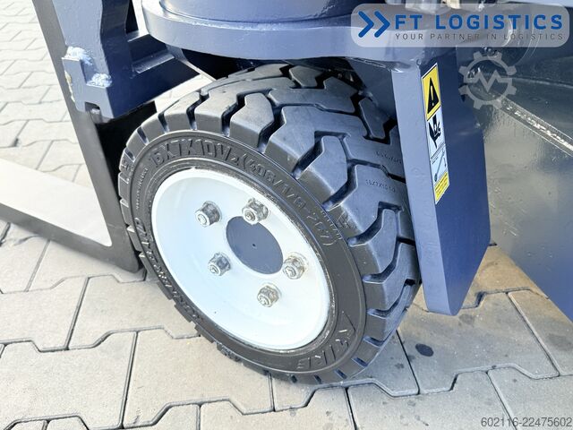 4-way forklift Combilift CB3000 GAS TRIPLEX 4900 FREE-LIFT