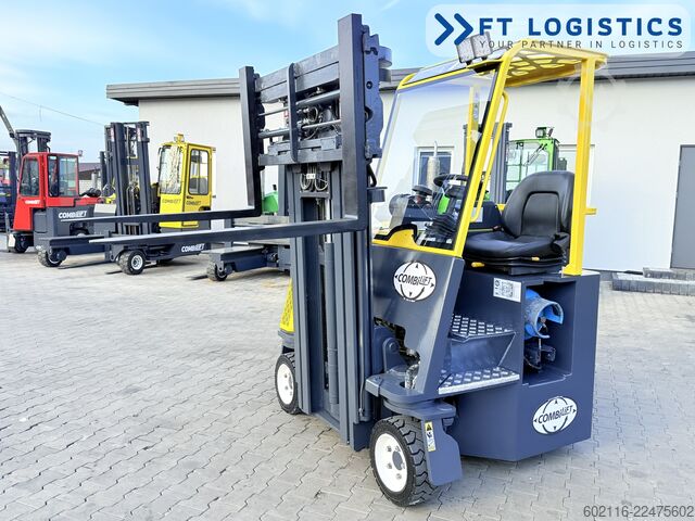 4-way forklift Combilift CB3000 GAS TRIPLEX 4900 FREE-LIFT