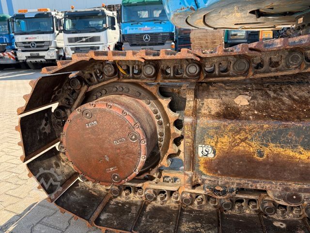 Kettenbagger NEW HOLLAND Kobelco E235 BSR-2 Nullheck Versteller MS21