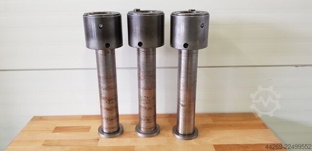 Spindle sleeve with lock  