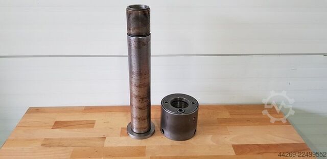 Spindle sleeve with lock  