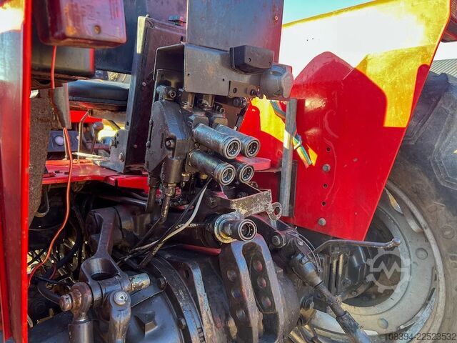 Traktor Massey Ferguson 390 4WD tractor