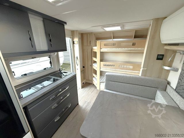 Wohnwagen HOBBY De Luxe 560 KMFe 3-er Etagenbett 2.000 kg