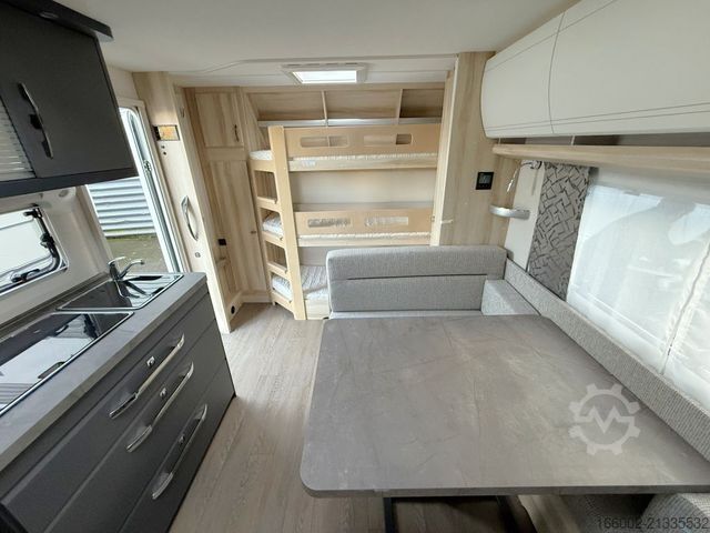 Wohnwagen HOBBY De Luxe 560 KMFe 3-er Etagenbett 2.000 kg