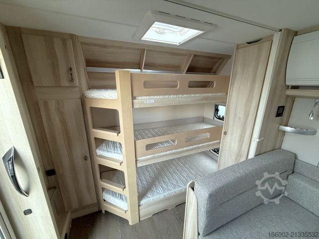 Wohnwagen HOBBY De Luxe 560 KMFe 3-er Etagenbett 2.000 kg