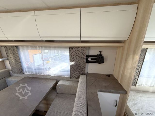 Wohnwagen HOBBY De Luxe 560 KMFe 2000 kg LAST CALL