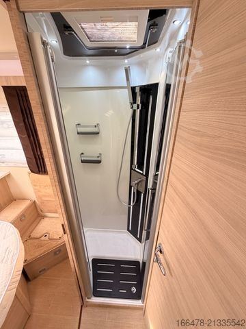 Integriertes Wohnmobil MOBILVETTA K-Yacht Tekno Line 89 *Queensbett-Hubbett*