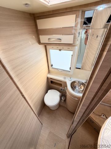 Integriertes Wohnmobil MOBILVETTA K-Yacht Tekno Line 89 *Queensbett-Hubbett*
