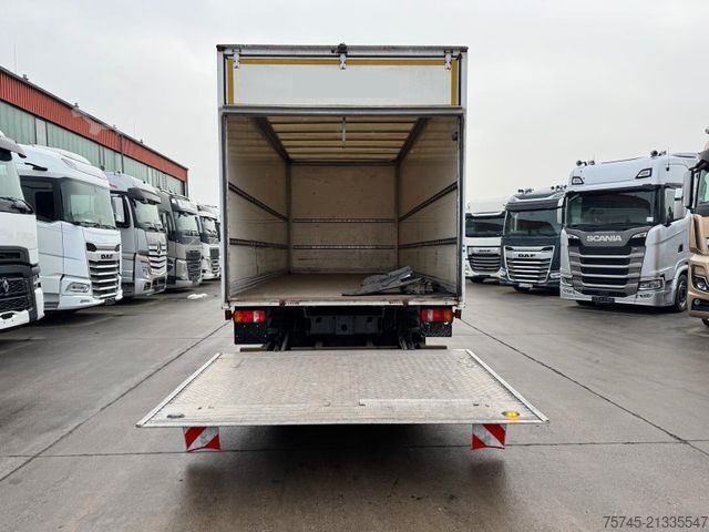 LKW mit Kofferaufbau MERCEDES-BENZ ATEGO 818 * ANFAHUNFALL * MOTOR LÄÜFT *