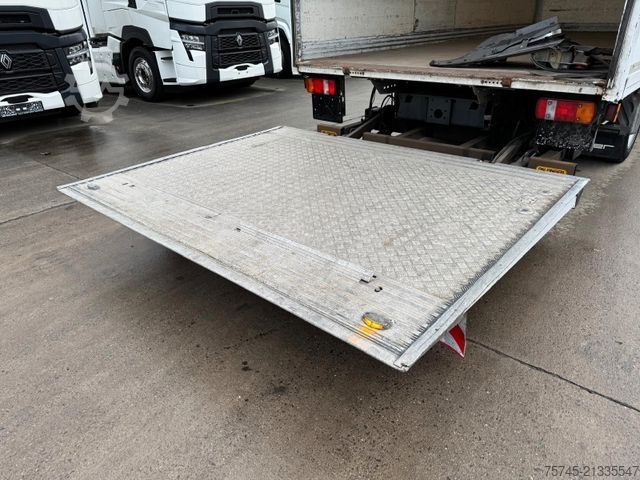 LKW mit Kofferaufbau MERCEDES-BENZ ATEGO 818 * ANFAHUNFALL * MOTOR LÄÜFT *