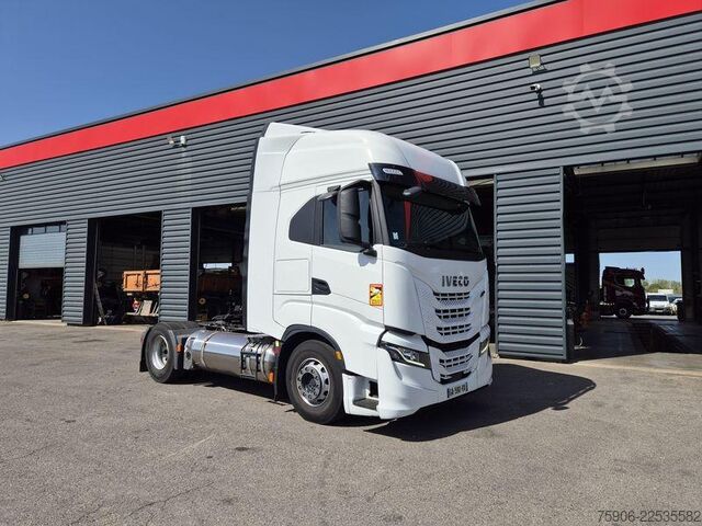 Standard tractor unit Iveco S-WAY
