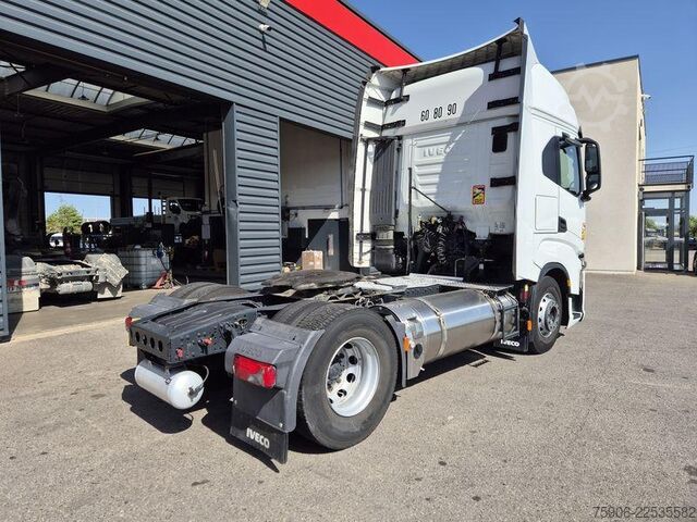 Standard tractor unit Iveco S-WAY