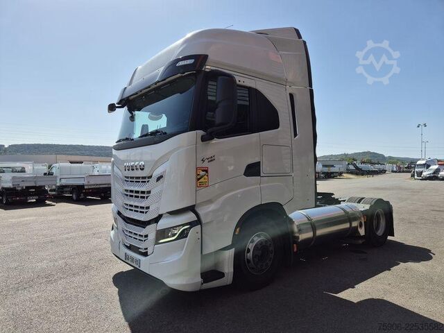 Standard tractor unit Iveco S-WAY