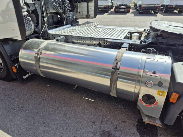 Standard tractor unit Iveco S-WAY