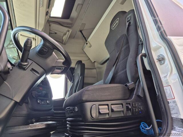 Standard tractor unit Iveco S-WAY