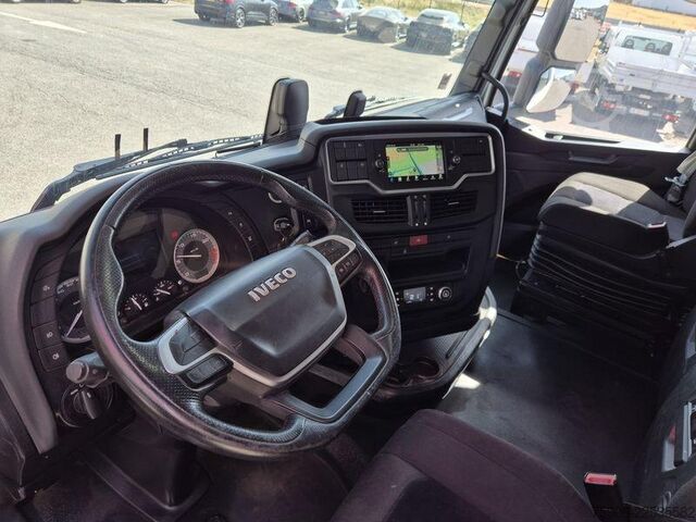 Standard tractor unit Iveco S-WAY