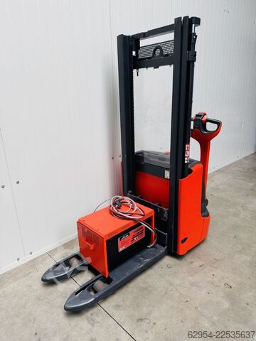 High Lift stacker Linde L 12 kurze Gabel 1000mm