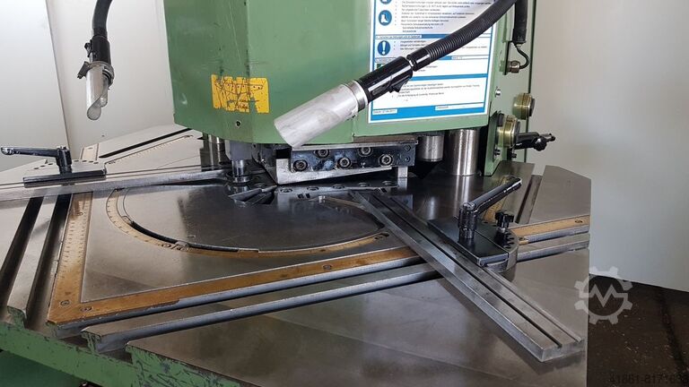 Hydr. Univ. Ausklinkmaschine INDUMASCH V 206