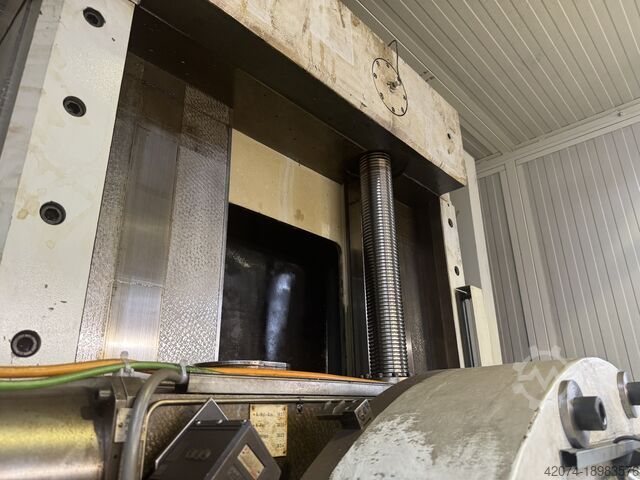 Gear milling machine Liebherr L3002