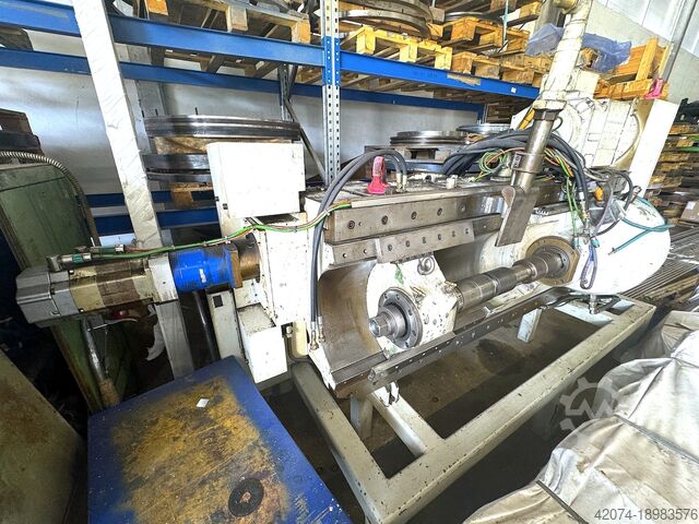 Gear milling machine Liebherr L3002