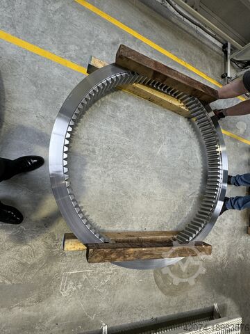 Gear milling machine Liebherr L3002