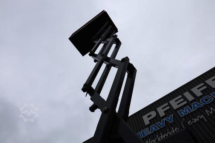 Scissor lift Holland Lift Ecostar HL-7814 Electric, 10m Working Height, 450k