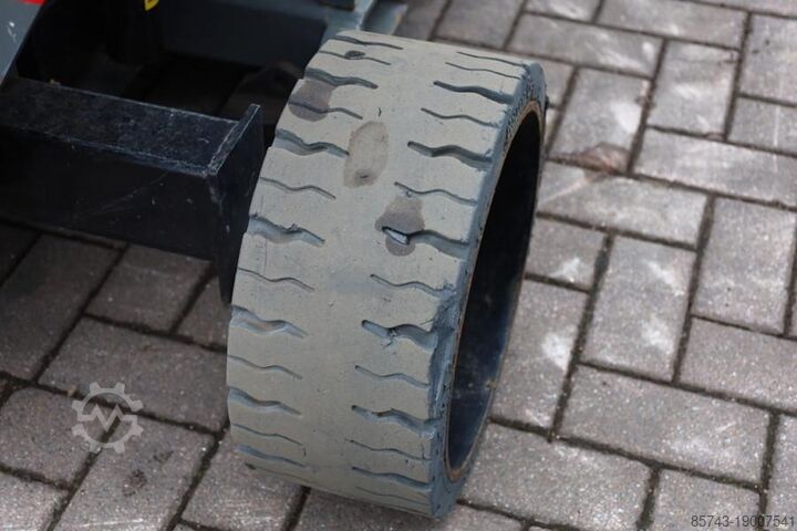 Scissor lift Holland Lift Ecostar HL-7814 Electric, 10m Working Height, 450k