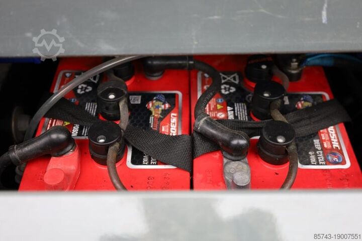 Scissor lift Holland Lift Ecostar HL-7814 Electric, 10m Working Height, 450k