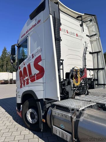 Standard SZM Volvo VOLVO 460 GLOBE DIESEL/LNG 4X2