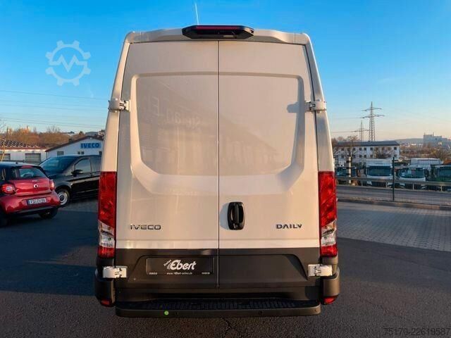 High-roof van Iveco Daily 35S18 HA8 3.0L *R3.520mm*Automatik*Kamera