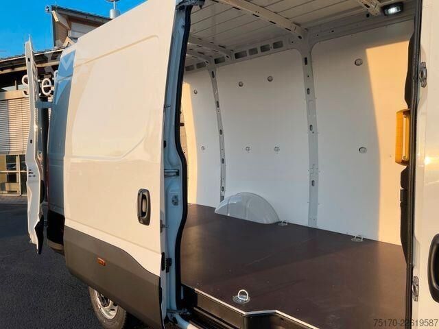 High-roof van Iveco Daily 35S18 HA8 3.0L *R3.520mm*Automatik*Kamera