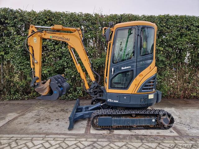 Mini excavator Hyundai 25Z-9AK