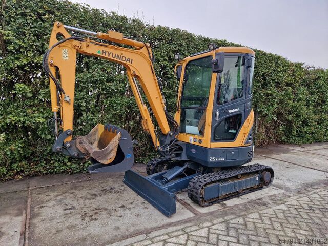 Mini excavator Hyundai 25Z-9AK