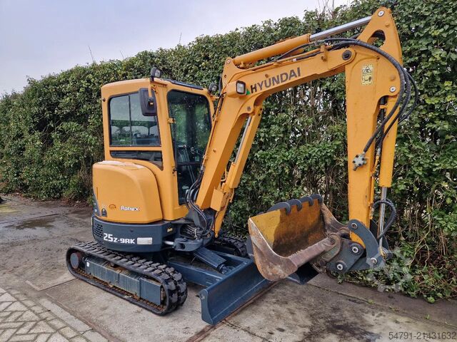 Mini excavator Hyundai 25Z-9AK