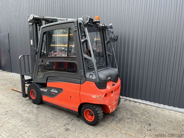 Elektro 4 Rad-Stapler Linde E30L-01
