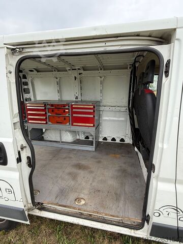 Van FIAT Ducato Kasten m. Werkbank & -regalen, Rfk