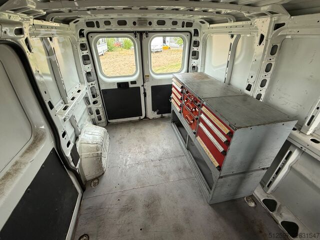 Van FIAT Ducato Kasten m. Werkbank & -regalen, Rfk