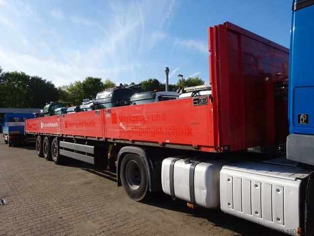 Open semitrailer FLIEGL Sattelpritsche mit Bordwänden und 3 Achsen