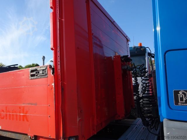 Open semitrailer FLIEGL Sattelpritsche mit Bordwänden und 3 Achsen