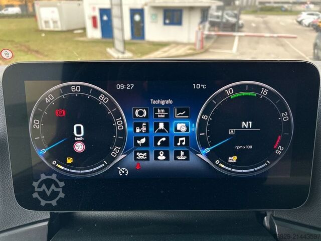 Flatbed truck with tarp Mercedes-Benz ACTROS