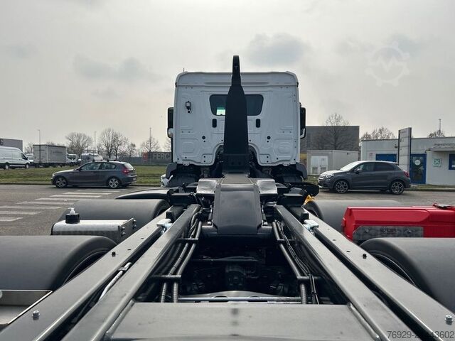 Roll-off tipper truck Mercedes-Benz AROCS