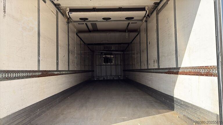 Refrigerated/freezer transport Renders CARRIER FRIGO (CARRIER VECTOR 1950 / BELGIAN TR...