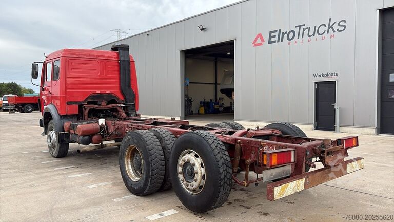 Chassis cab Mercedes-Benz SK 2233 (GRAND PONT / V8 AVEC 2X TURBO / BIG AXLE)
